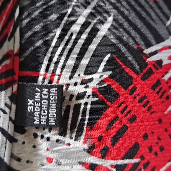 Business Casual Vibrant Button Up Blouse W/Buillt In Black Tank. Size 3X NWOT - Picture 8 of 10